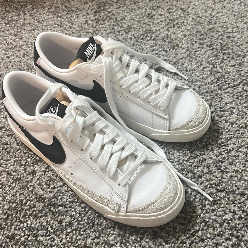Nike Women’s size 5.5